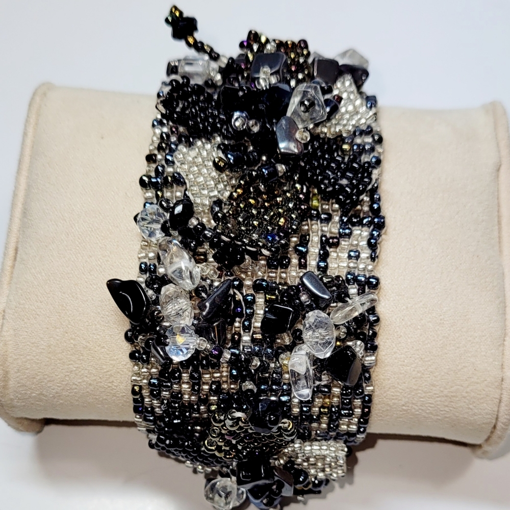 New Cuff Bracelet, Artisan Handmade Guatemalan Folkart Beaded Bracelet - Picture 3 of 5